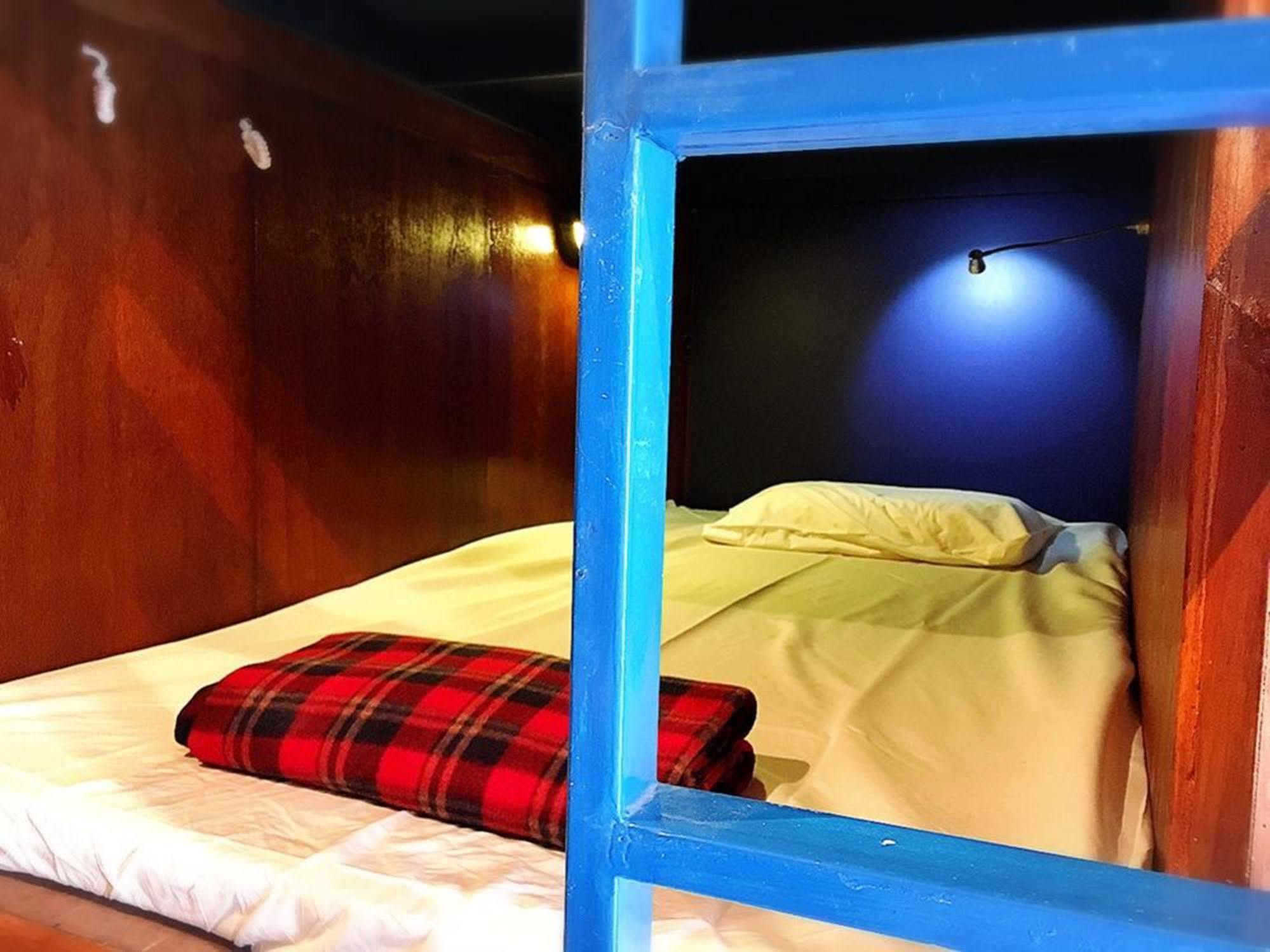 Wire Hostel Patong Dış mekan fotoğraf