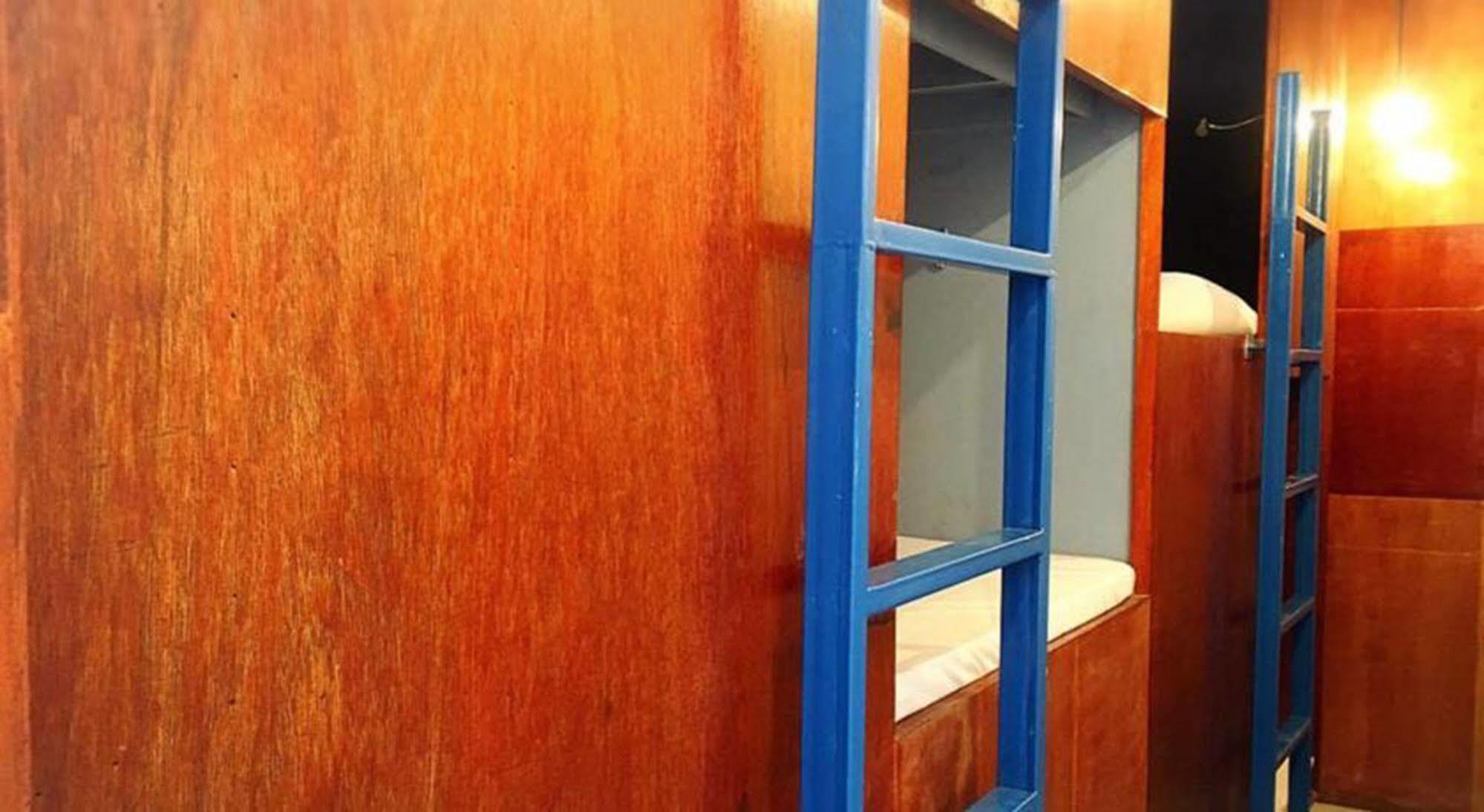 Wire Hostel Patong Dış mekan fotoğraf